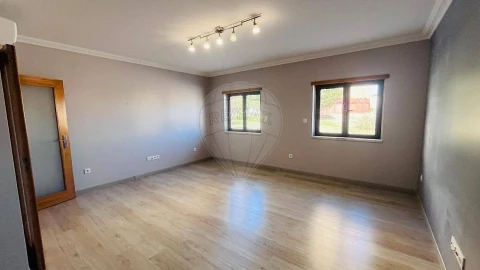 Apartamento T2 para Arrendamento em Vialonga