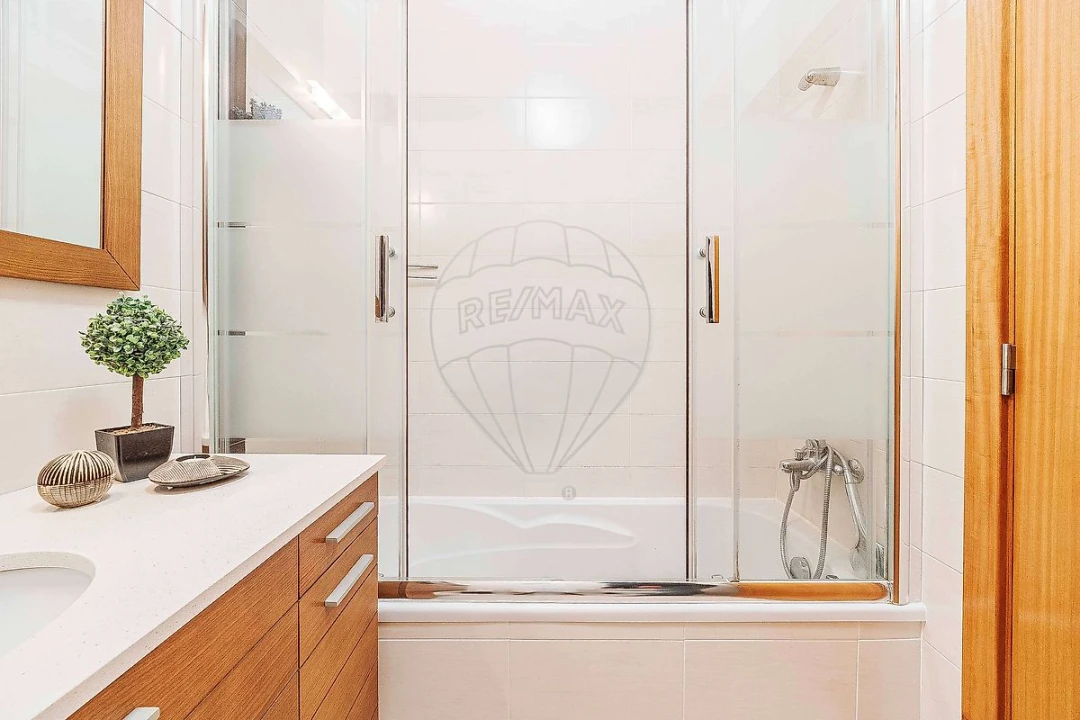 Apartamento T2 para Arrendamento em Vialonga Foto 5