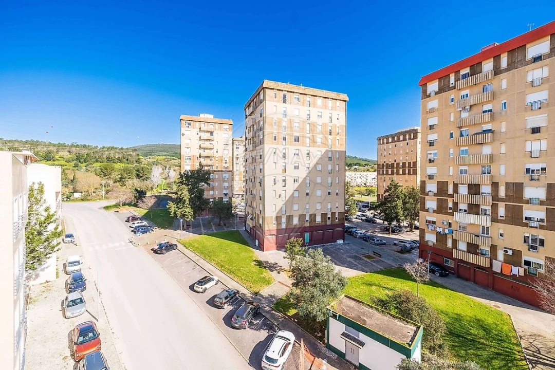 Apartamento T2 para Arrendamento em Vialonga Foto 25