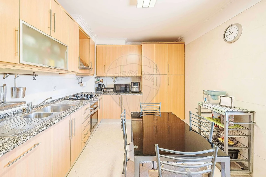 Apartamento T2 para Arrendamento em Vialonga Foto 13