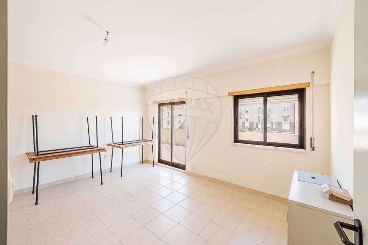 Apartamento T2 para Arrendamento em Vialonga Foto 20
