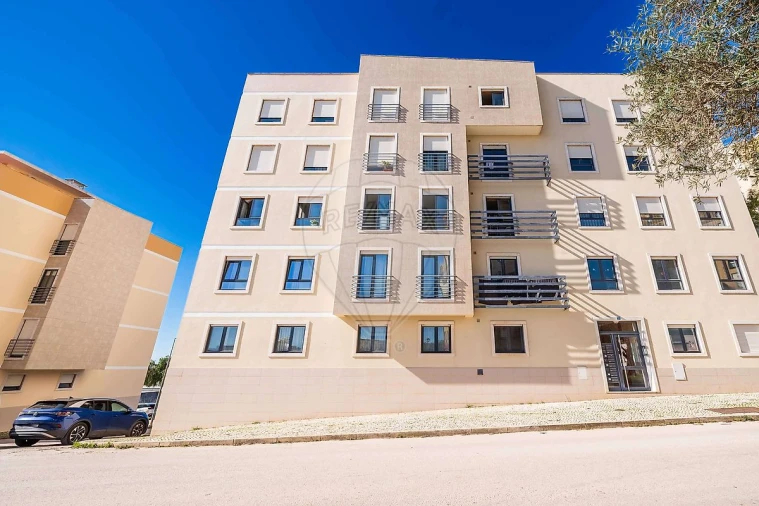 Apartamento T2 para Arrendamento em Vialonga Foto 29