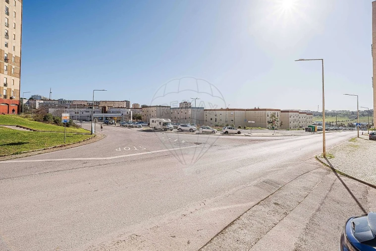 Apartamento T2 para Arrendamento em Vialonga Foto 20