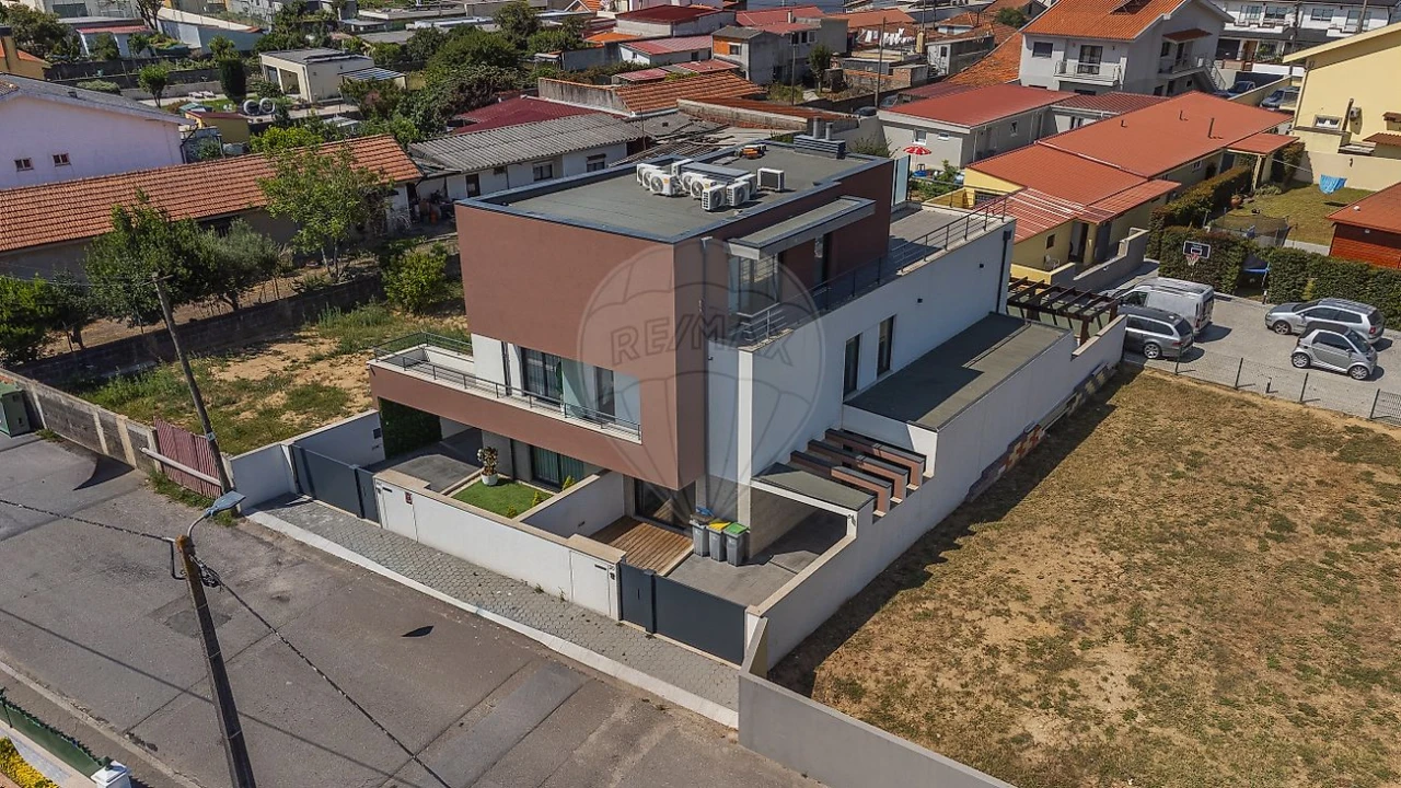 Moradia T3 para Venda em Madalena Foto 14
