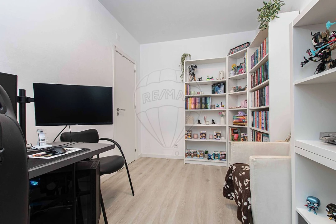 Apartamento T3 para Venda em Vialonga Foto 1