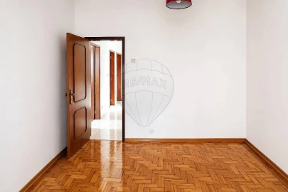 Apartamento T2 para Venda em Agualva e Mira-Sintra