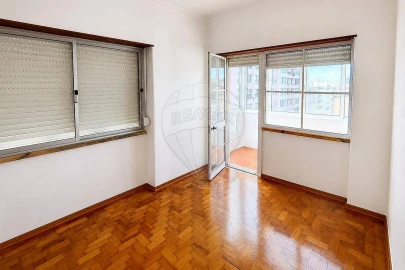 Apartamento T2 para Venda em Agualva e Mira-Sintra