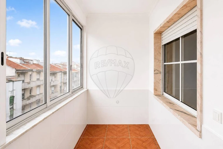 Apartamento T2 para Venda em Agualva e Mira-Sintra Foto 10