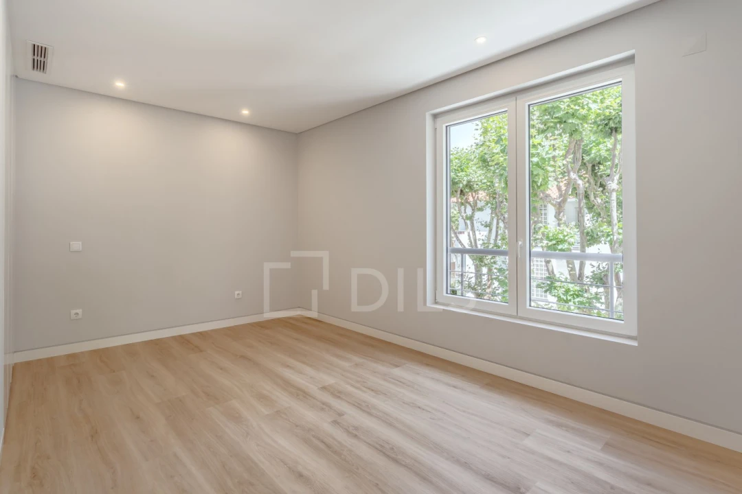 Apartamento T3 para Venda em Carcavelos e Parede Foto 23