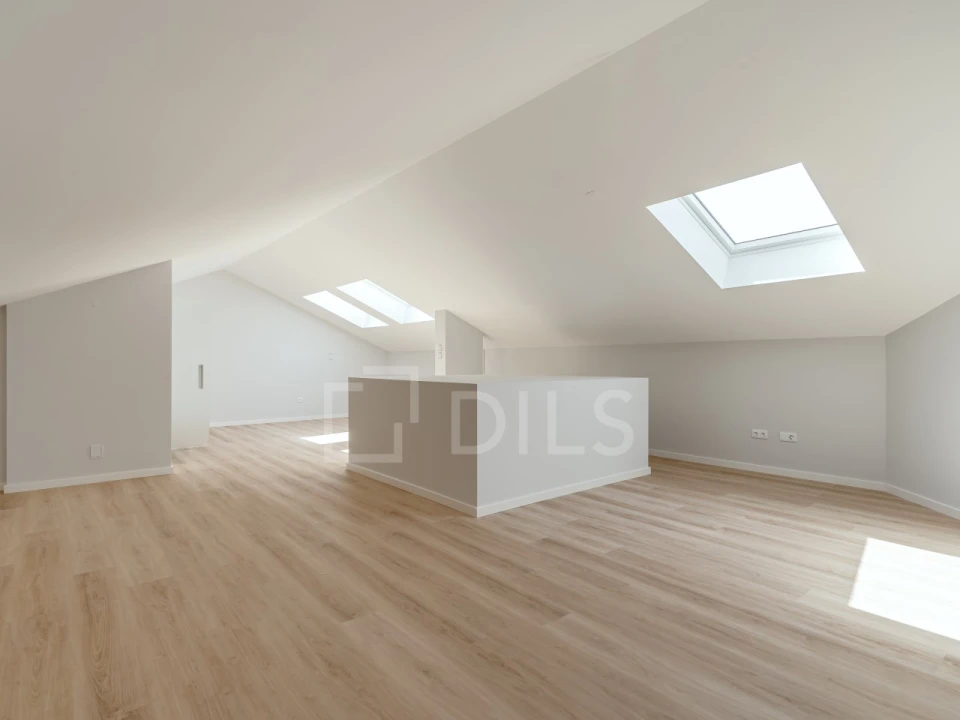 Apartamento T3 para Venda em Carcavelos e Parede Foto 26