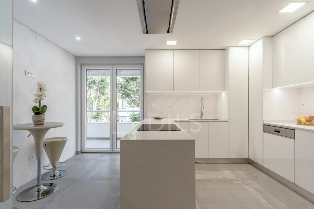 Apartamento T3 para Venda em Carcavelos e Parede Foto 10