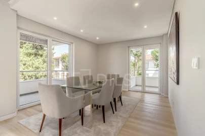Apartamento T3 para Venda em Carcavelos e Parede