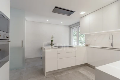 Apartamento T3 para Venda em Carcavelos e Parede