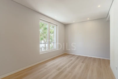 Apartamento T3 para Venda em Carcavelos e Parede