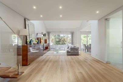 Apartamento T3 para Venda em Carcavelos e Parede