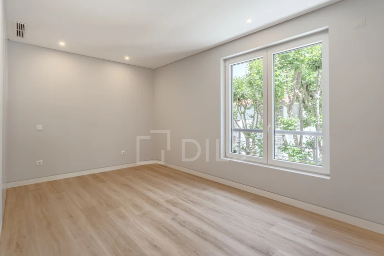 Apartamento T3 para Venda em Carcavelos e Parede Foto 23