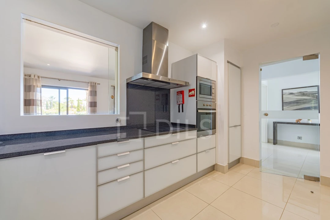 Apartamento T2 para Venda em Quarteira Foto 5