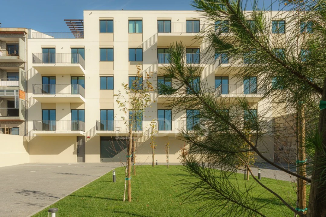 Apartamento T2 para Arrendamento em Paranhos Foto 4