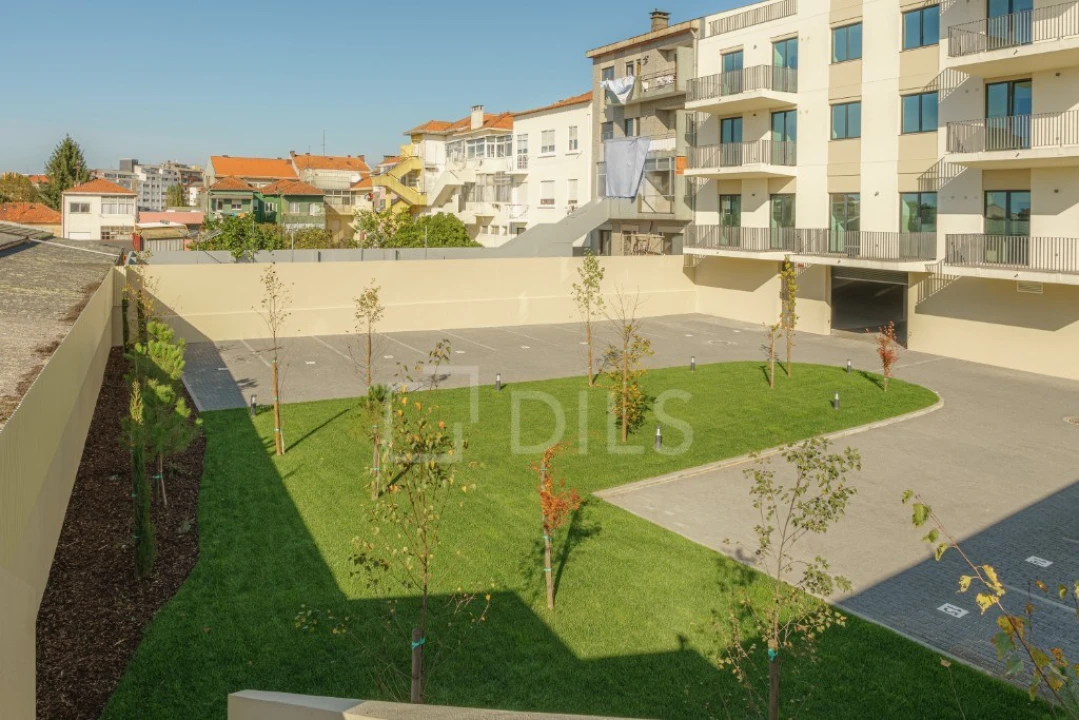 Apartamento T2 para Arrendamento em Paranhos Foto 5