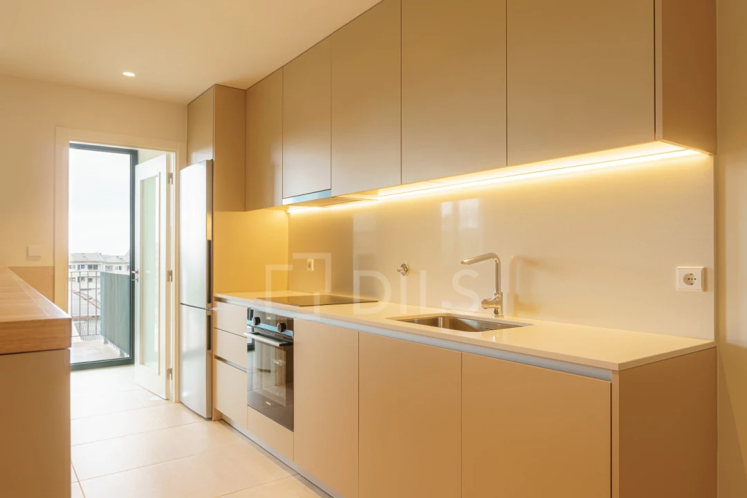 Apartamento T2 para Arrendamento em Paranhos Foto 8