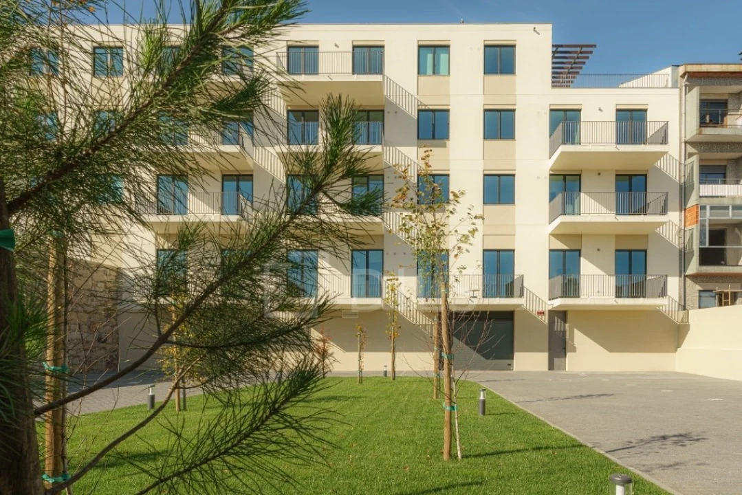 Apartamento T2 para Arrendamento em Paranhos Foto 14