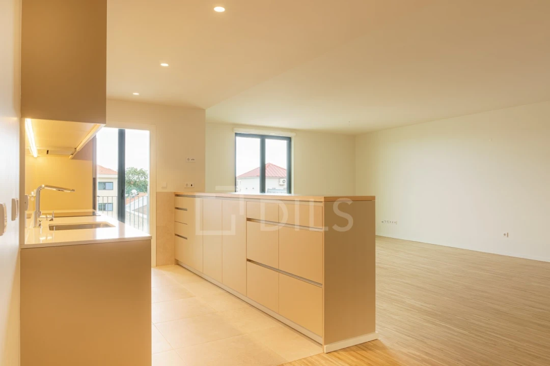 Apartamento T2 para Arrendamento em Paranhos Foto 17
