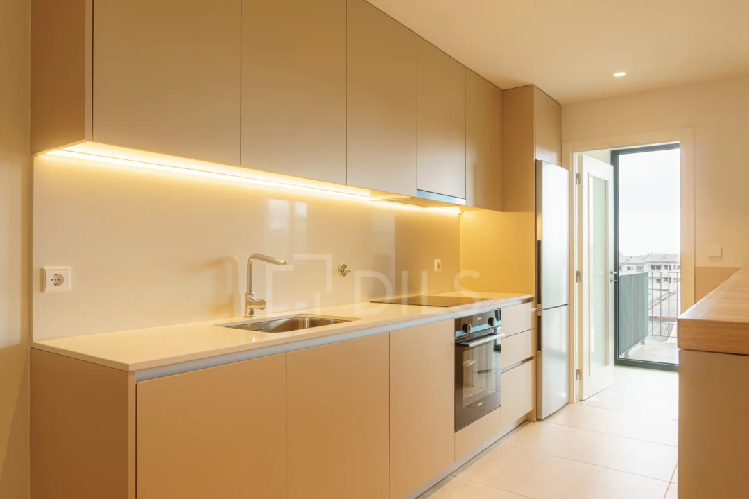 Apartamento T2 para Arrendamento em Paranhos Foto 18