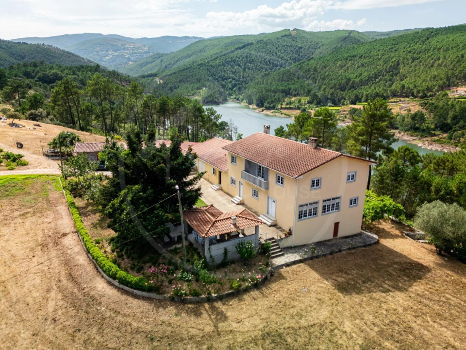 Quinta T5 para Venda em Capeludos Foto 1