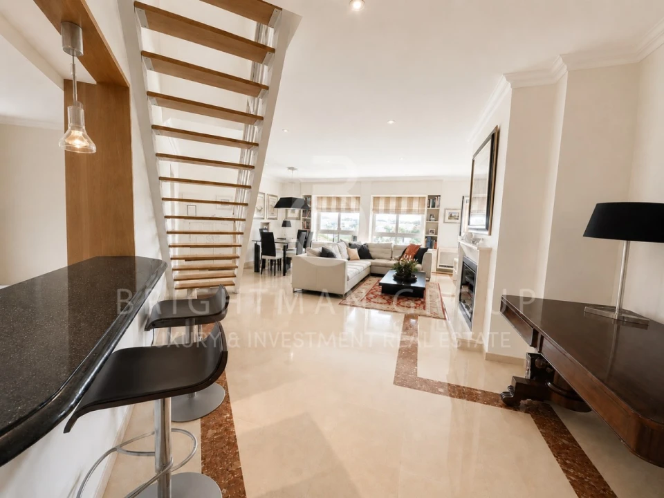 Apartamento T3 para Venda em Carcavelos e Parede Foto 5