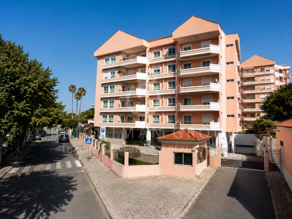 Apartamento T3 para Venda em Carcavelos e Parede Foto 47