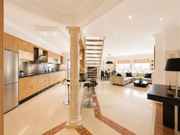 Apartamento T3 para Venda em Carcavelos e Parede