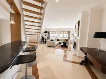 Apartamento T3 para Venda em Carcavelos e Parede