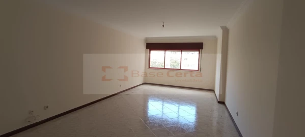 Apartamento T2 para Venda em Algueirão-Mem Martins