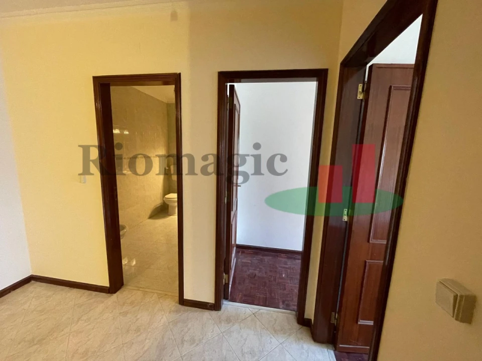 Apartamento T2 para Venda em Algueirão-Mem Martins Foto 5