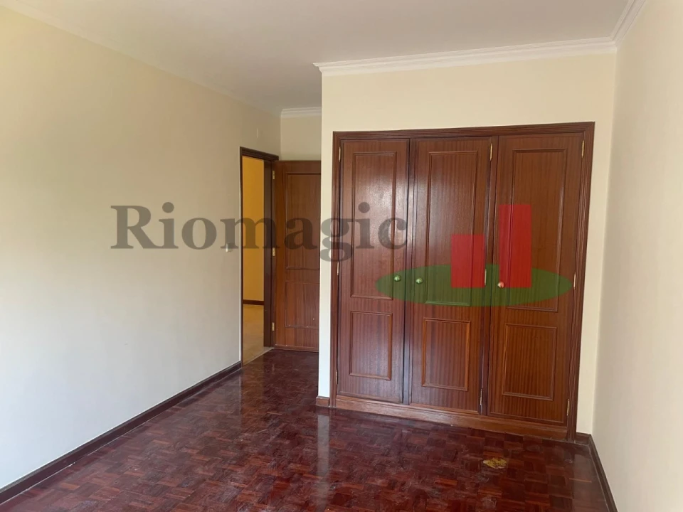 Apartamento T2 para Venda em Algueirão-Mem Martins Foto 13