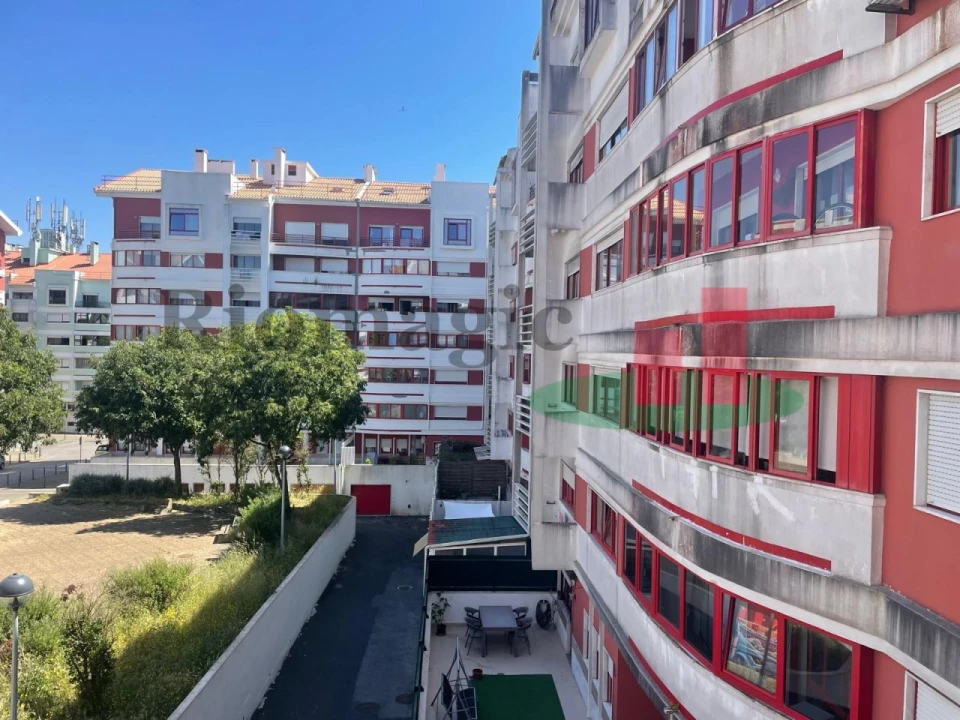Apartamento T2 para Venda em Algueirão-Mem Martins Foto 16