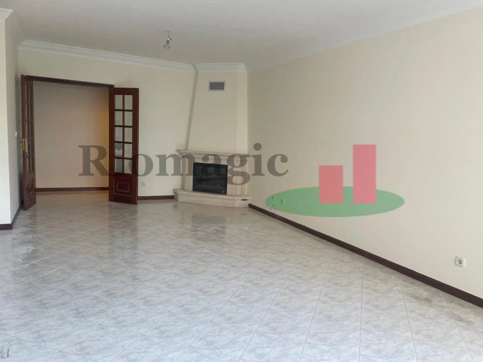 Apartamento T2 para Venda em Algueirão-Mem Martins Foto 2