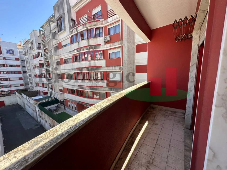 Apartamento T2 para Venda em Algueirão-Mem Martins Foto 17
