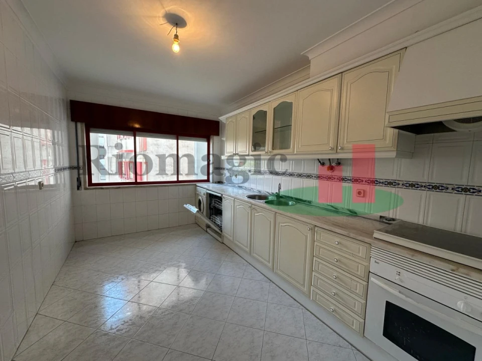 Apartamento T2 para Venda em Algueirão-Mem Martins Foto 6
