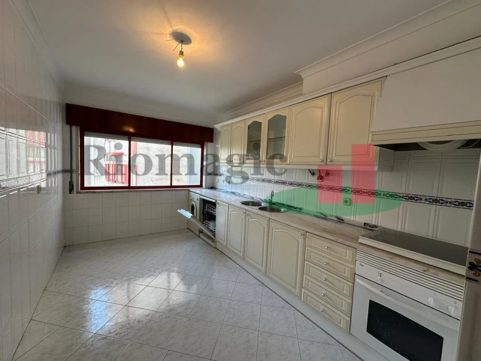 Apartamento T2 para Venda em Algueirão-Mem Martins Foto 8