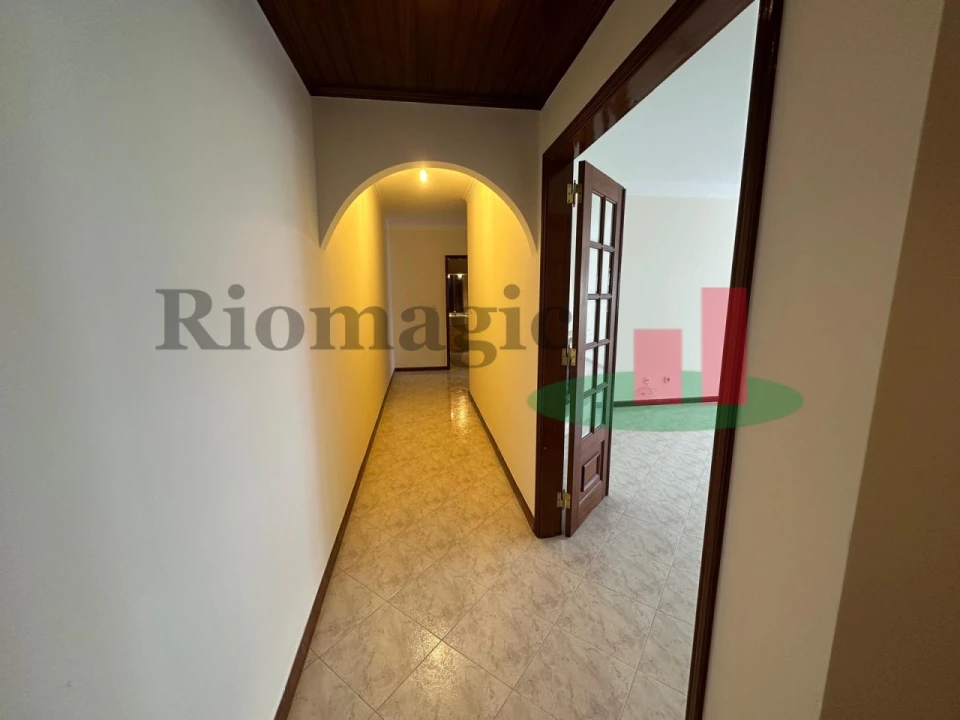 Apartamento T2 para Venda em Algueirão-Mem Martins Foto 24