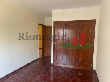 Apartamento T2 para Venda em Algueirão-Mem Martins