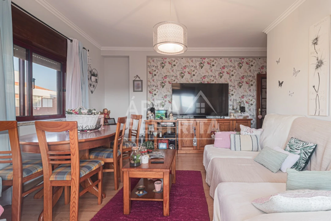Apartamento T2 para Venda em Rio de Mouro Foto 10