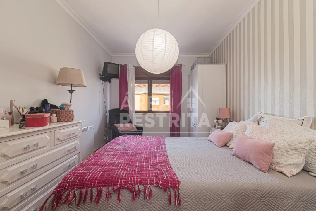 Apartamento T2 para Venda em Rio de Mouro Foto 12