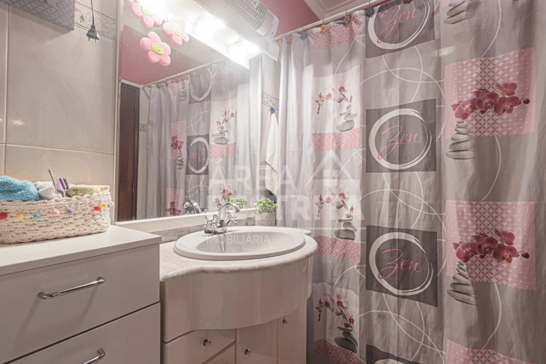 Apartamento T2 para Venda em Rio de Mouro Foto 18