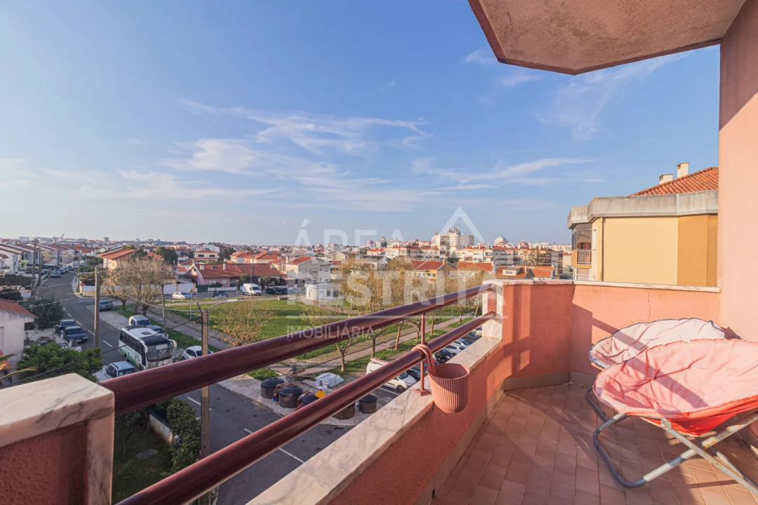 Apartamento T2 para Venda em Rio de Mouro Foto 25