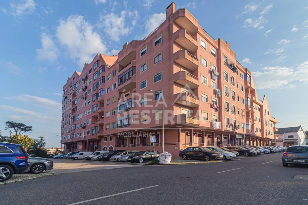 Apartamento T2 para Venda em Rio de Mouro Foto 34