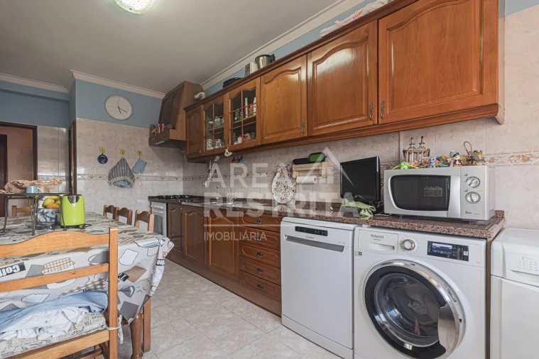 Apartamento T2 para Venda em Rio de Mouro Foto 5