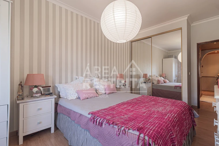 Apartamento T2 para Venda em Rio de Mouro Foto 14