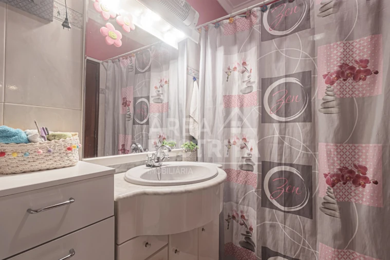 Apartamento T2 para Venda em Rio de Mouro Foto 18